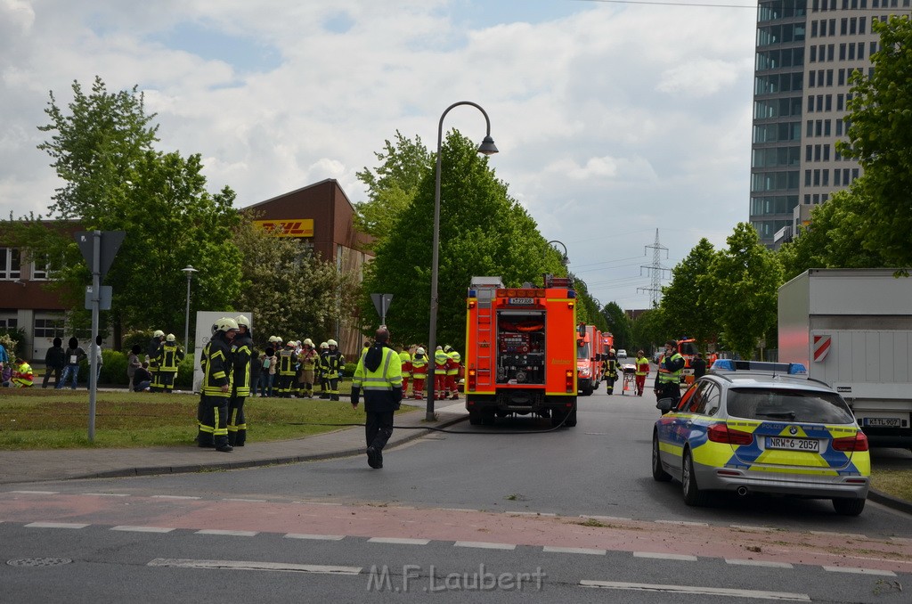 Schwerer Bus Unfall Koeln Porz Gremberghoven Neuenhofstr P055.JPG - Miklos Laubert